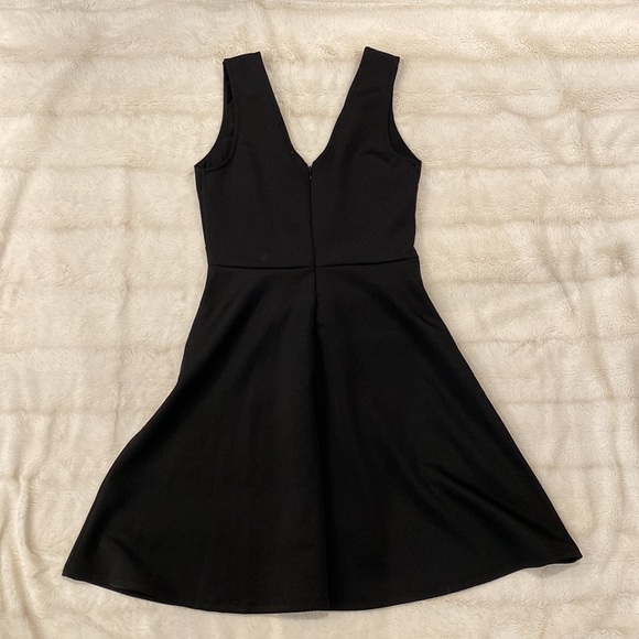 Dex Black Dress with Floral Embroidered Detail | Size Small - Picture 5 of 9